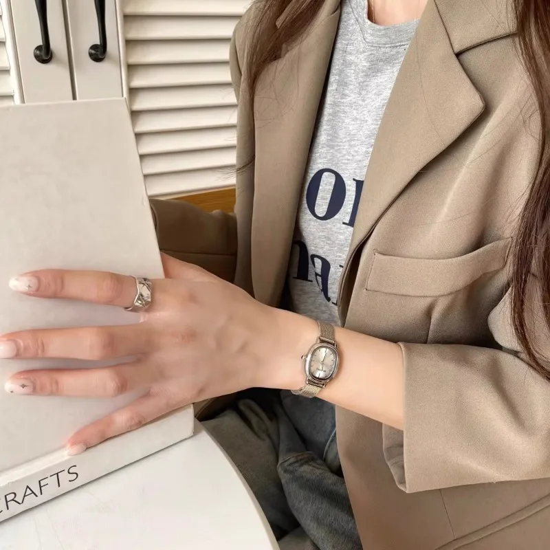 Piccolo quadrante ovale verde  - Luxury Watch Green Dial recensione e prezzo